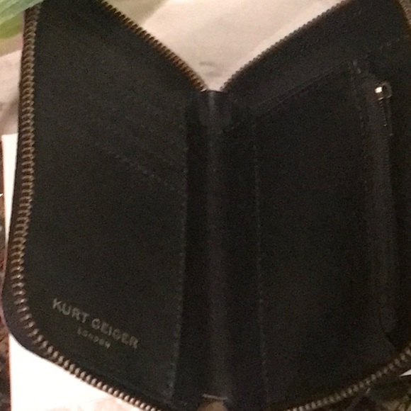 KURT GEIGER Small Zip Around Wallet Nylon Floral OPEN MISCELLANEOUS - Picture 11 of 17